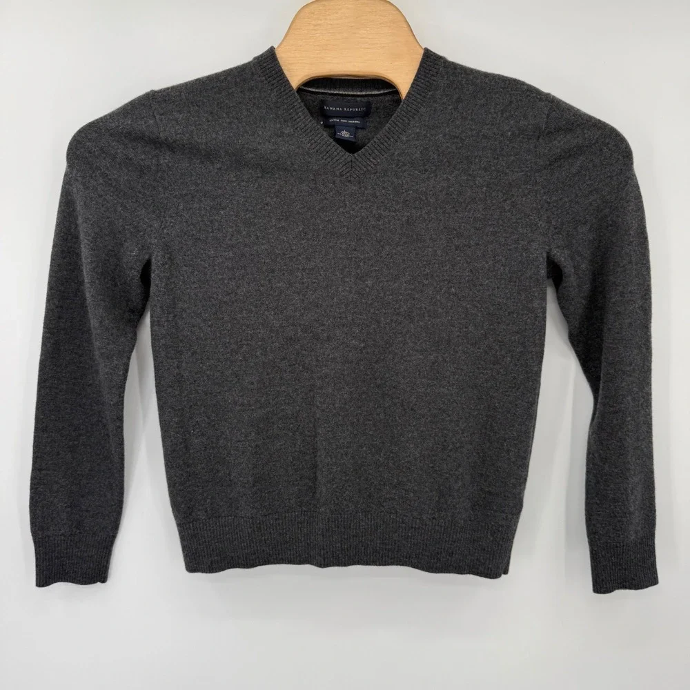 Banana Republic Sweater Mens L Grey Extra Fine Merino Wool V-Neck Solid Knit